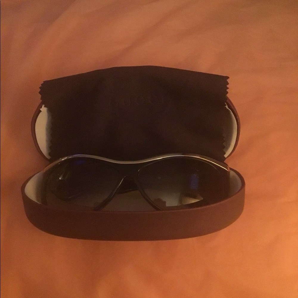 GUCCI GLASSES 🤓 🔥🔥🔥ONLY $168🔥🔥🔥GREAT DEAL. - Picture 8 of 9